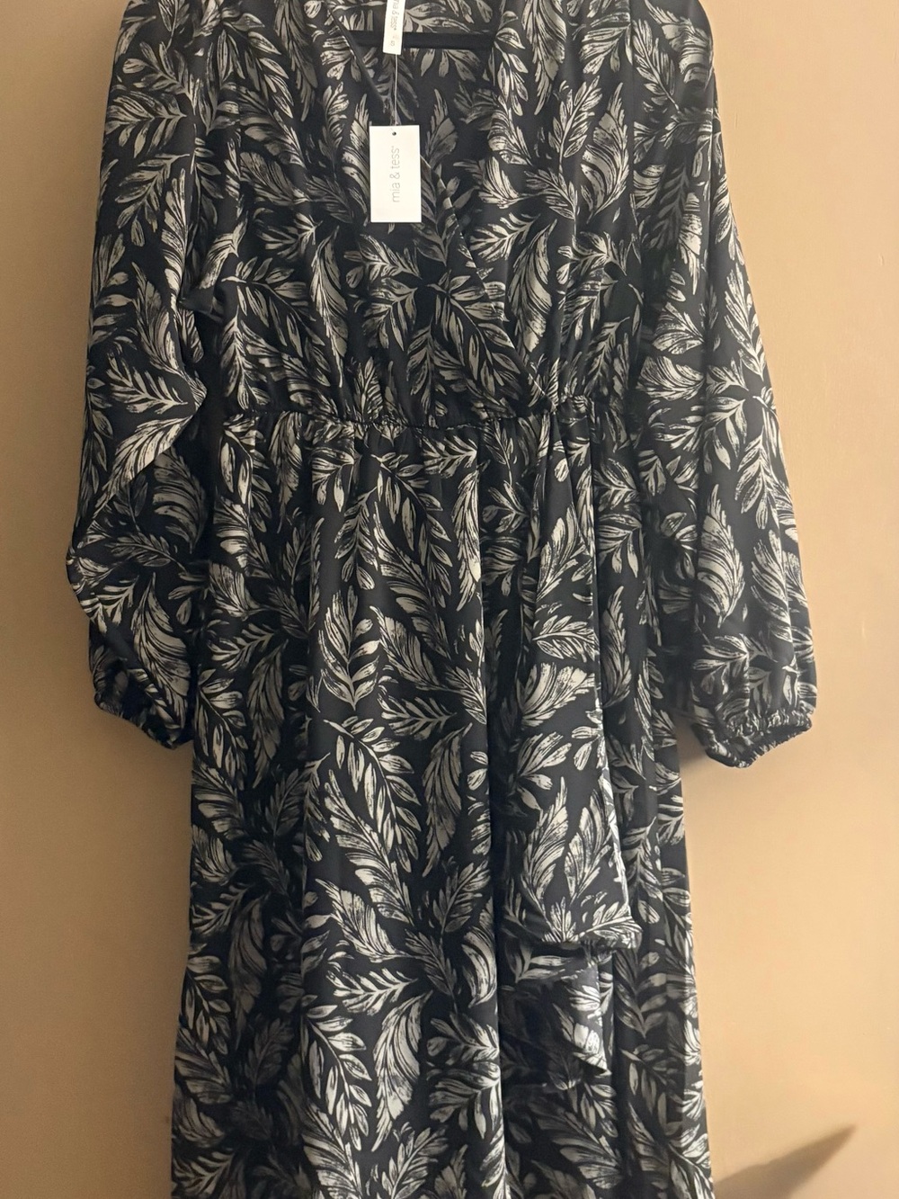 Women’s High-Low Leaf Print Faux Wrap Dress in Black and White. NWT